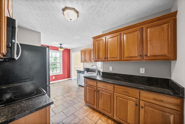 3339 Lylewood Rd, Woodlawn, TN 37191