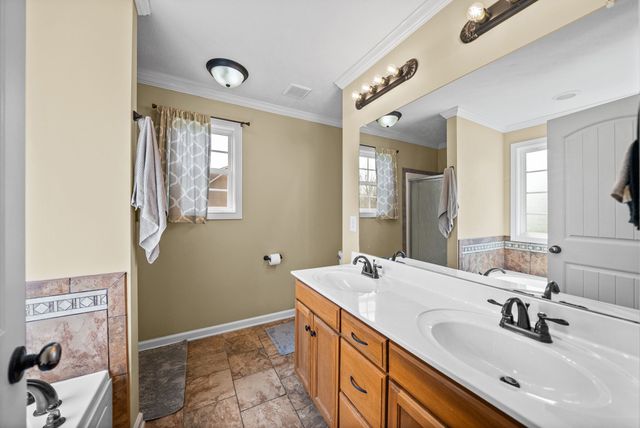 3339 Lylewood Rd, Woodlawn, TN 37191