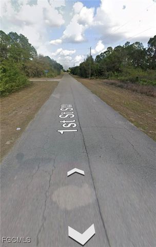 52 Gene AVE S, Lehigh Acres, FL 33976