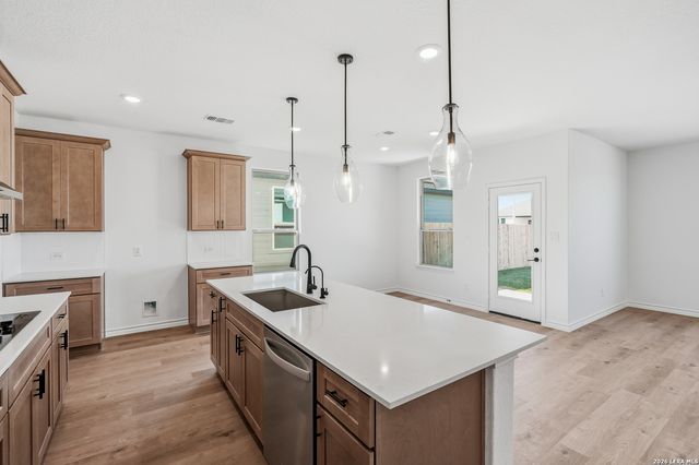 527 NIGHTINGALE AVENUE, Marion, TX 78124