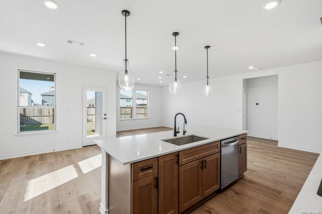 527 NIGHTINGALE AVENUE, Marion, TX 78124