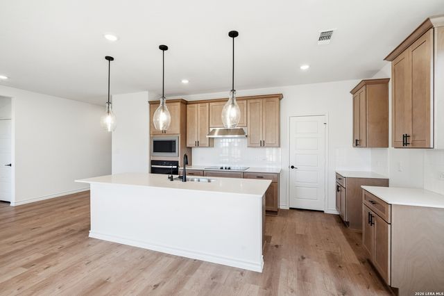 527 NIGHTINGALE AVENUE, Marion, TX 78124