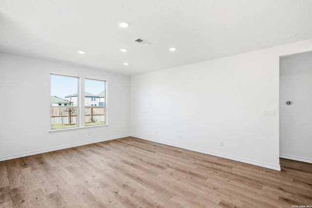 527 NIGHTINGALE AVENUE, Marion, TX 78124