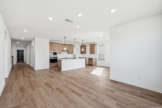 527 NIGHTINGALE AVENUE, Marion, TX 78124