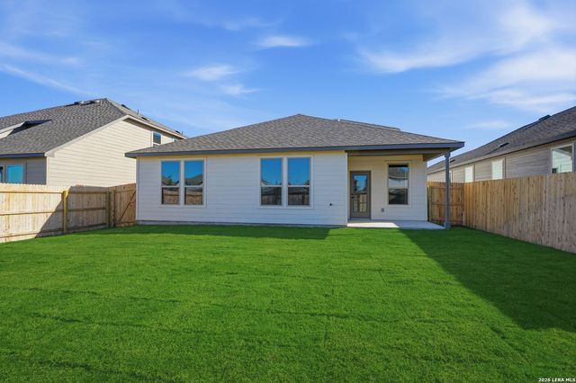 527 NIGHTINGALE AVENUE, Marion, TX 78124