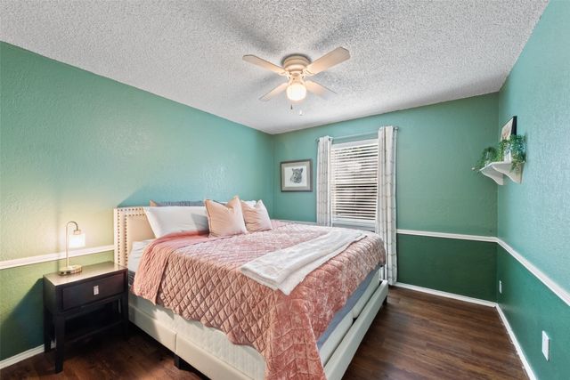 207 Hallmark Drive, Arlington, TX 76011
