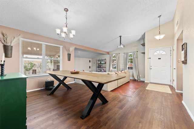 207 Hallmark Drive, Arlington, TX 76011