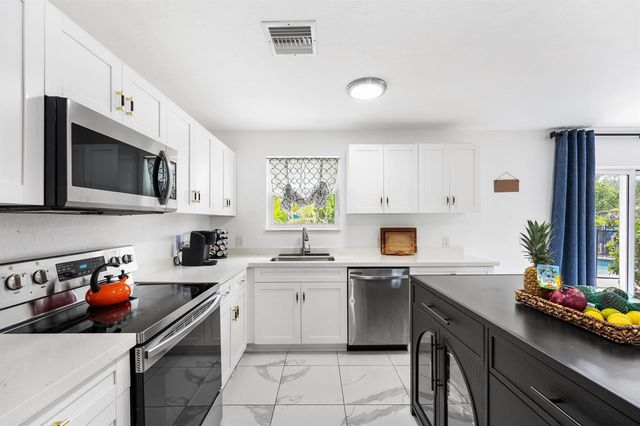 16931 93rd Road N, Loxahatchee, FL 33470