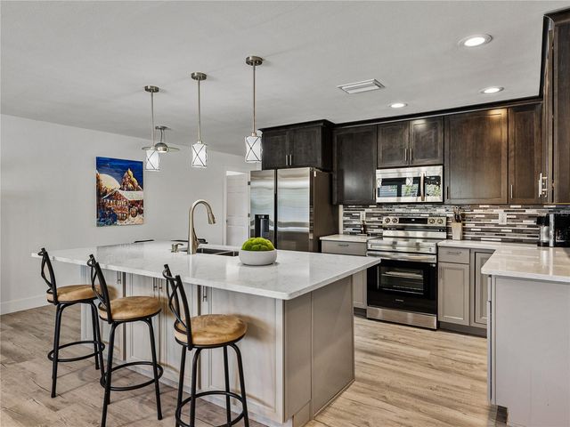 7125 S SHORE DRIVE S, South Pasadena, FL 33707