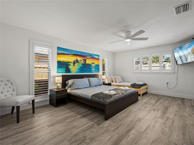 7125 S SHORE DRIVE S, South Pasadena, FL 33707