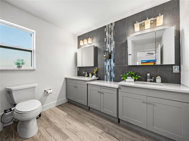 7125 S SHORE DRIVE S, South Pasadena, FL 33707