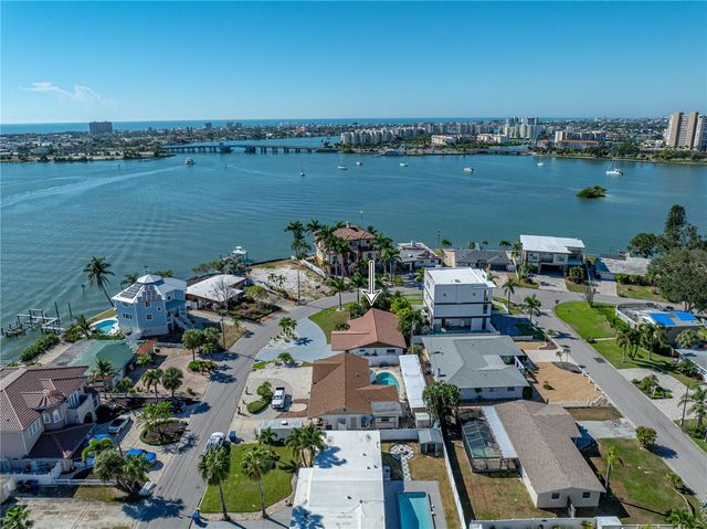 7125 S SHORE DRIVE S, South Pasadena, FL 33707