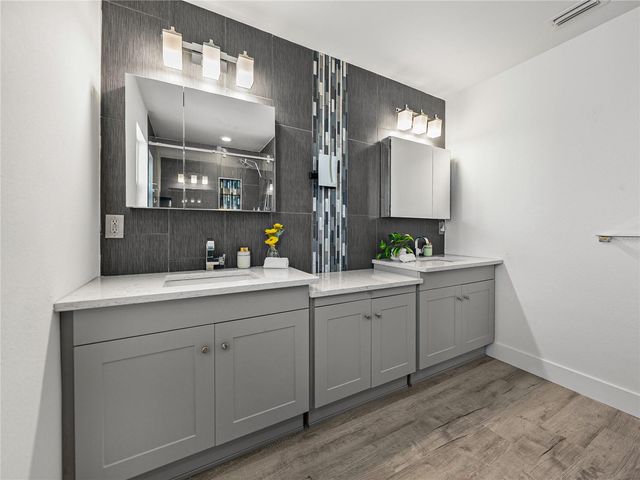 7125 S SHORE DRIVE S, South Pasadena, FL 33707