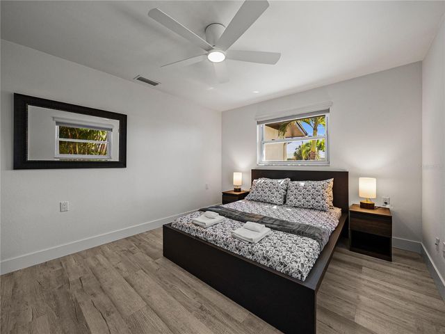 7125 S SHORE DRIVE S, South Pasadena, FL 33707