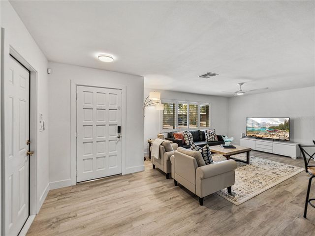 7125 S SHORE DRIVE S, South Pasadena, FL 33707