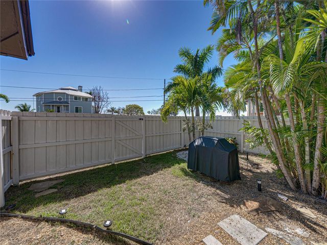 7125 S SHORE DRIVE S, South Pasadena, FL 33707