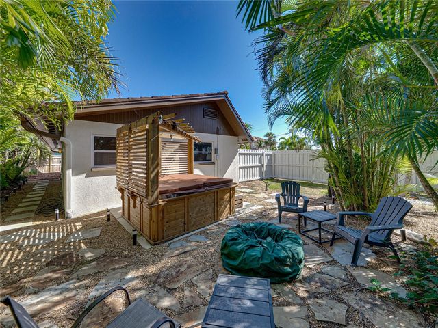 7125 S SHORE DRIVE S, South Pasadena, FL 33707