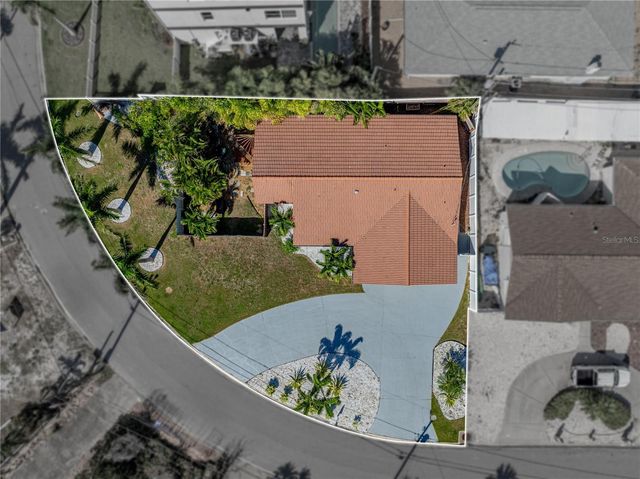 7125 S SHORE DRIVE S, South Pasadena, FL 33707