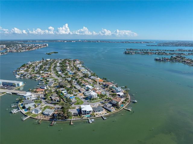 7125 S SHORE DRIVE S, South Pasadena, FL 33707