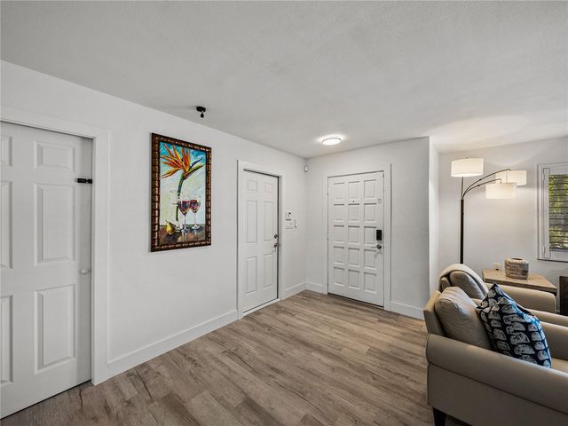 7125 S SHORE DRIVE S, South Pasadena, FL 33707