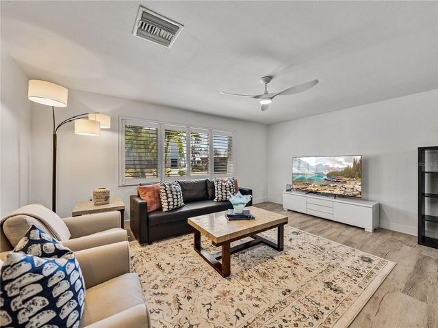 7125 S SHORE DRIVE S, South Pasadena, FL 33707