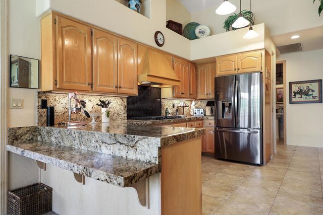 72550 Greenbriar Lane, Palm Desert, CA 92260