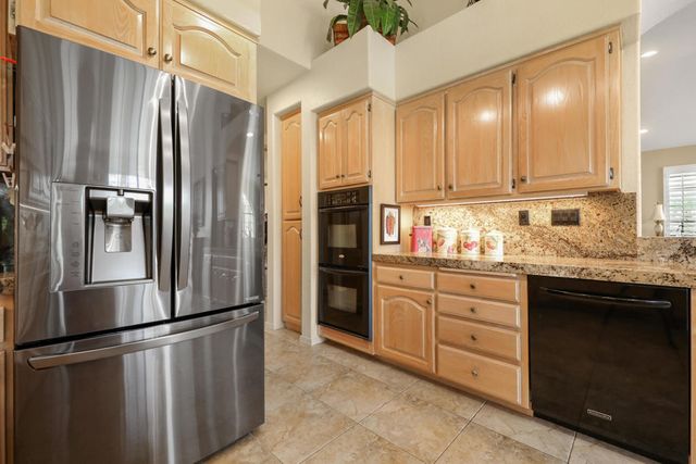 72550 Greenbriar Lane, Palm Desert, CA 92260