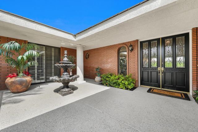 72550 Greenbriar Lane, Palm Desert, CA 92260