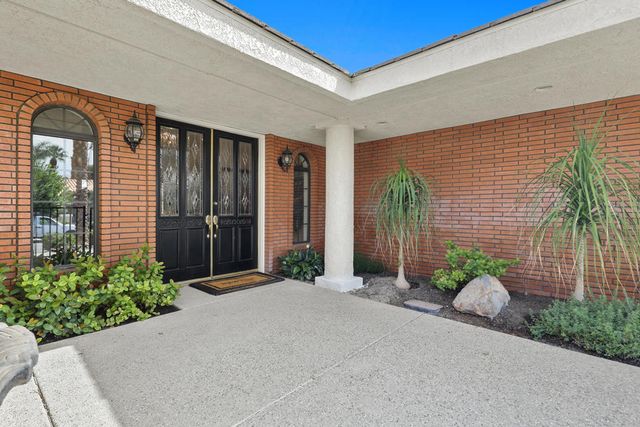 72550 Greenbriar Lane, Palm Desert, CA 92260