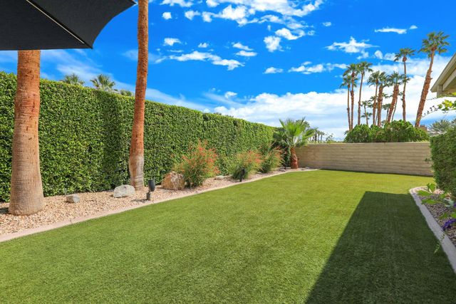 72550 Greenbriar Lane, Palm Desert, CA 92260