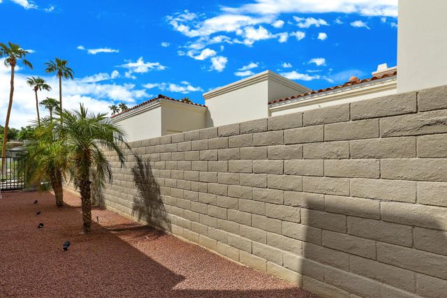 72550 Greenbriar Lane, Palm Desert, CA 92260