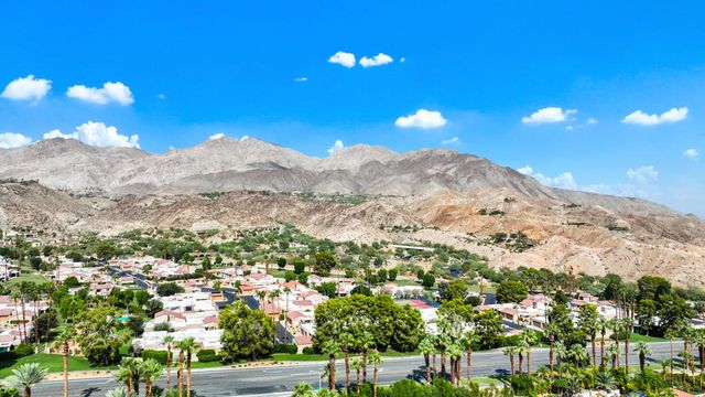 72550 Greenbriar Lane, Palm Desert, CA 92260