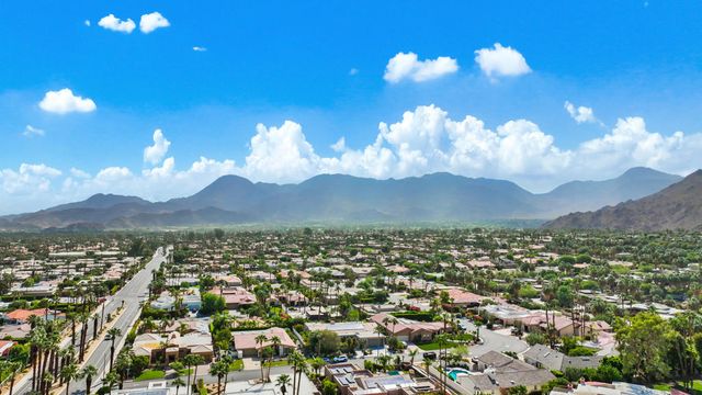 72550 Greenbriar Lane, Palm Desert, CA 92260