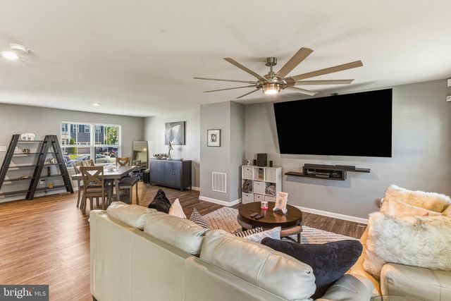 109 CARISSA LN, Sicklerville, NJ 08081
