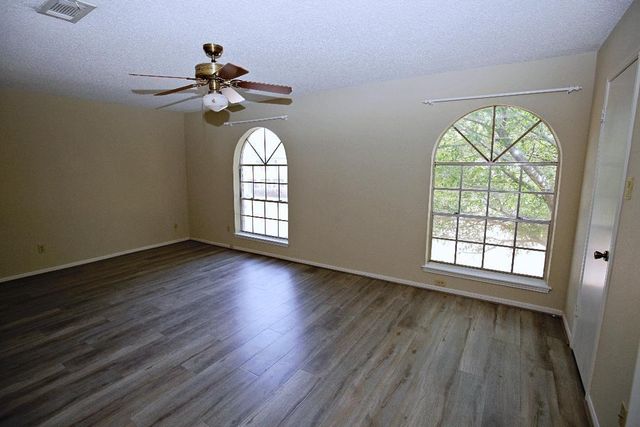 1370 Country Place Drive, Houston, TX 77079