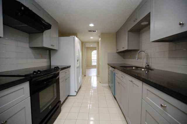 1370 Country Place Drive, Houston, TX 77079