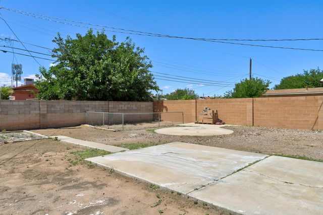 1608 Towner Avenue NW, Albuquerque, NM 87104