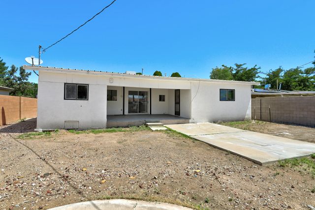 1608 Towner Avenue NW, Albuquerque, NM 87104