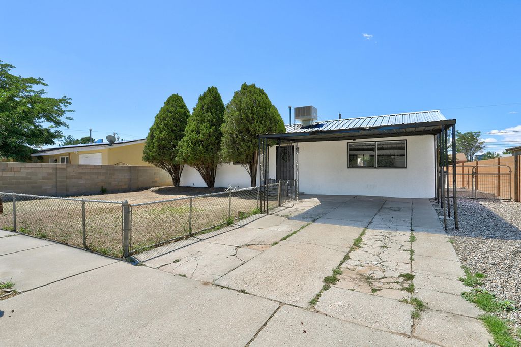 1608 Towner Avenue NW, Albuquerque, NM 87104