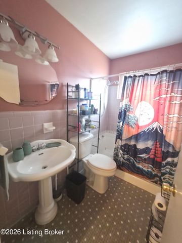 6847 Green Meadow Cir, Louisville, KY 40207
