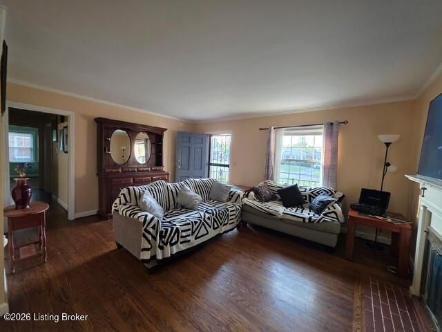 6847 Green Meadow Cir, Louisville, KY 40207