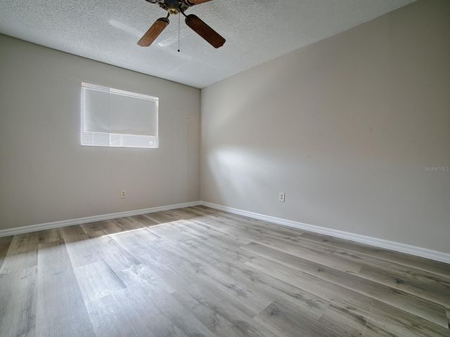 488 W ROSEWOOD LANE 488, Tavares, FL 32778