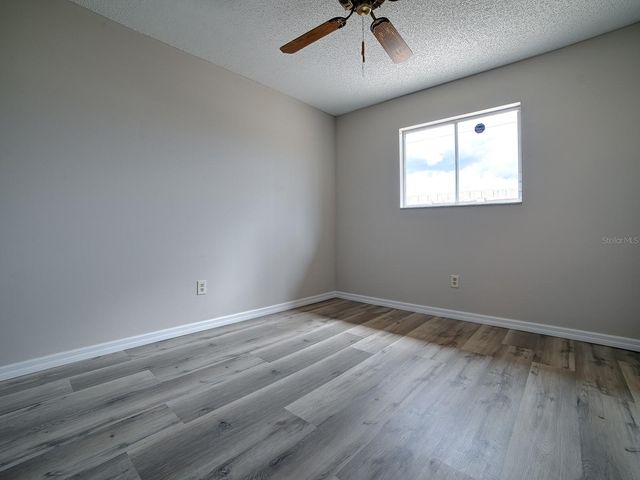 488 W ROSEWOOD LANE 488, Tavares, FL 32778