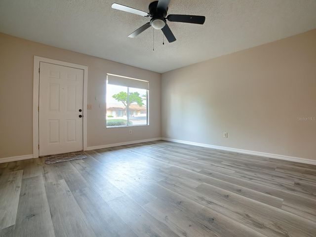 488 W ROSEWOOD LANE 488, Tavares, FL 32778