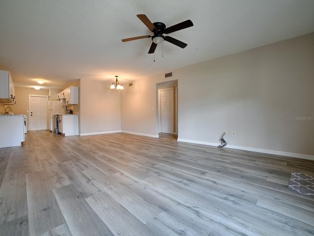 488 W ROSEWOOD LANE 488, Tavares, FL 32778