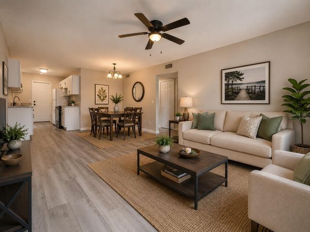 488 W ROSEWOOD LANE 488, Tavares, FL 32778