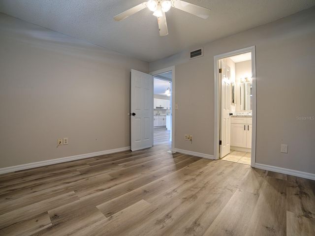 488 W ROSEWOOD LANE 488, Tavares, FL 32778
