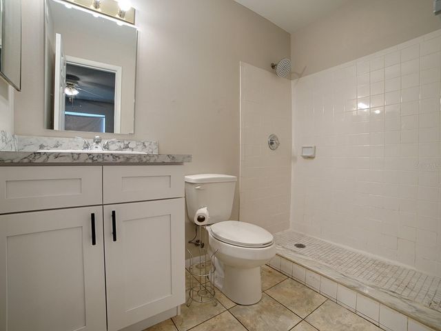 488 W ROSEWOOD LANE 488, Tavares, FL 32778