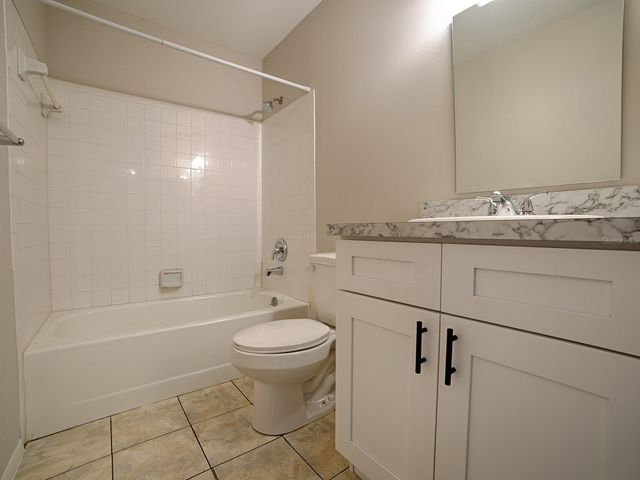 488 W ROSEWOOD LANE 488, Tavares, FL 32778
