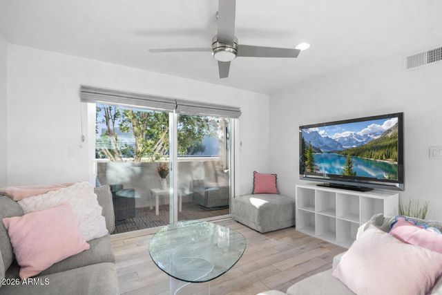 7494 E Earll Drive Apt 217, Scottsdale, AZ 85251